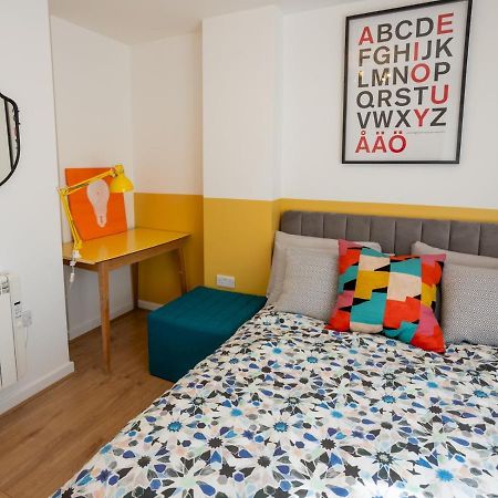 Pass The Keys Modern Stylish Apartment With Parking บอร์นมัธ ภายนอก รูปภาพ
