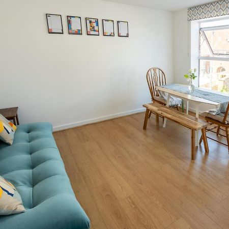 Pass The Keys Modern Stylish Apartment With Parking บอร์นมัธ ภายนอก รูปภาพ