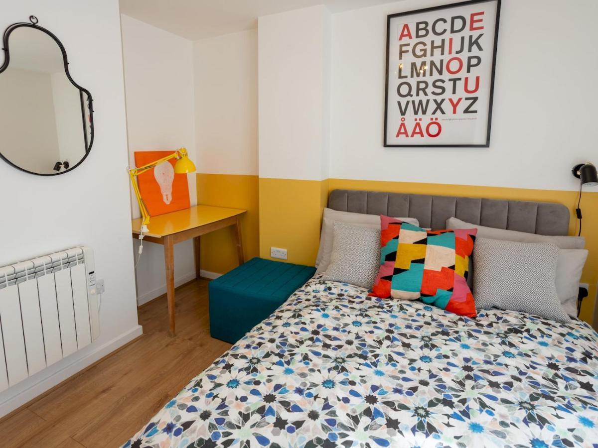 Pass The Keys Modern Stylish Apartment With Parking บอร์นมัธ ภายนอก รูปภาพ